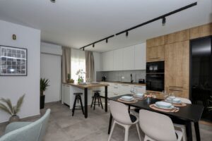 Alleinstehendes Haus, Verkauf, Nin, Nin