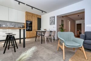 Alleinstehendes Haus, Verkauf, Nin, Nin