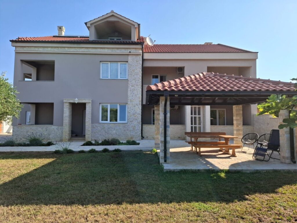 Mehrfamilienhaus, Verkauf, Privlaka, Privlaka