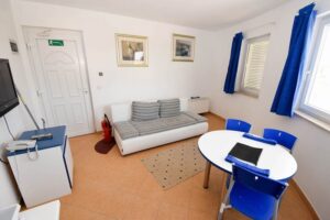 Hotel, Verkauf, Nin, Nin