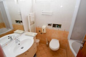 Hotel, Verkauf, Nin, Nin