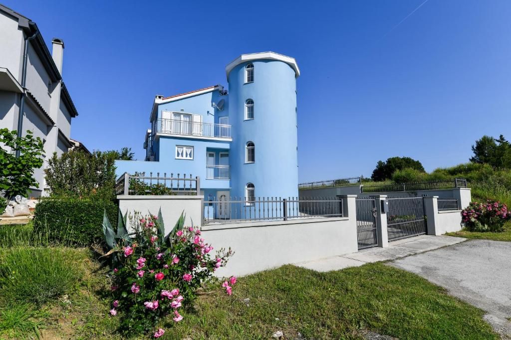 Alleinstehendes Haus, Verkauf, Ražanac, Ljubač